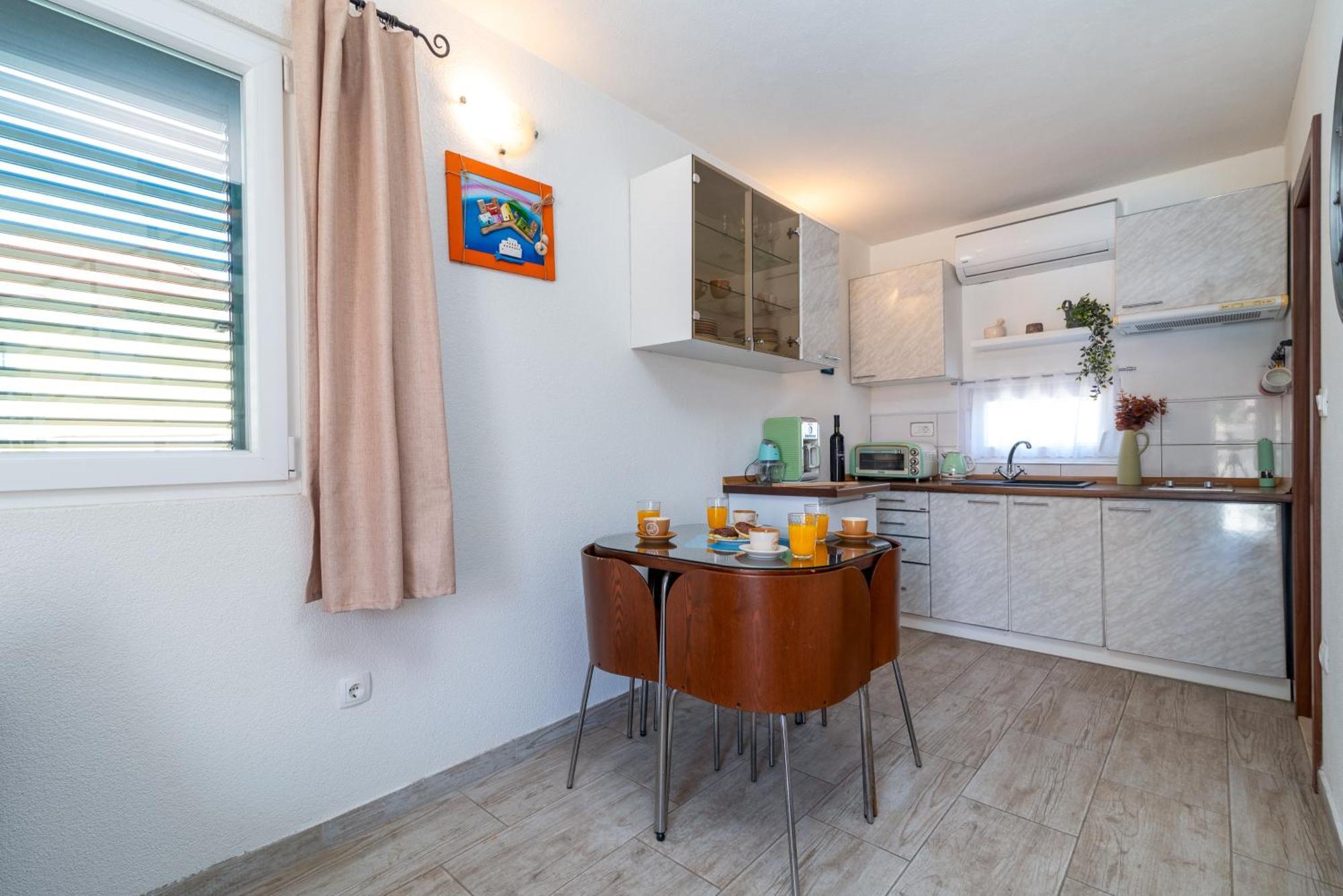Studio Apartment Dona Trogir Extérieur photo
